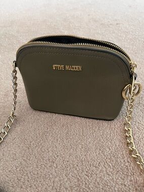 Steve Madden Olive Crossbody with Gold Chain Strap
